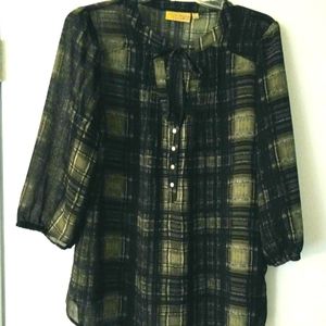 Princess Vera Wang vneck with tie 1/2 buttondown 3/4 sleeve top